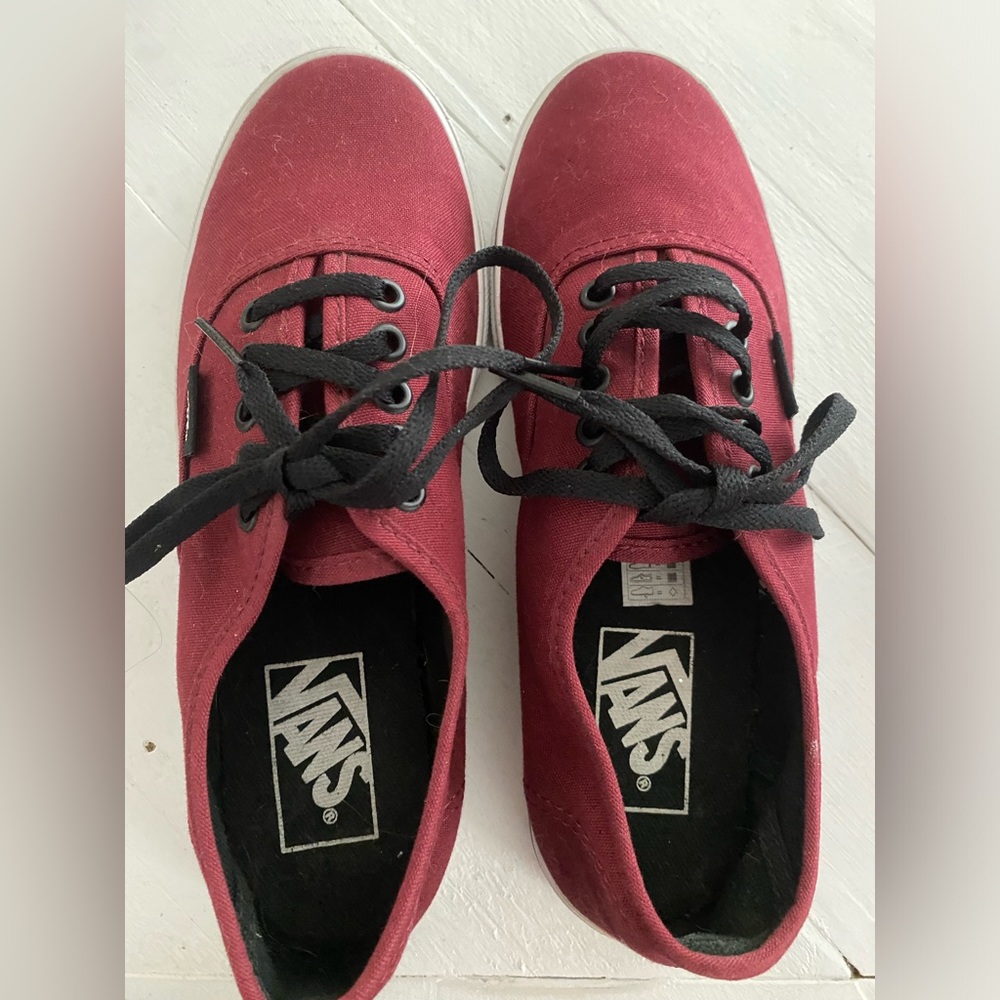 Unisex Burgundy And Black Lace Up Vans (W, M, Y)